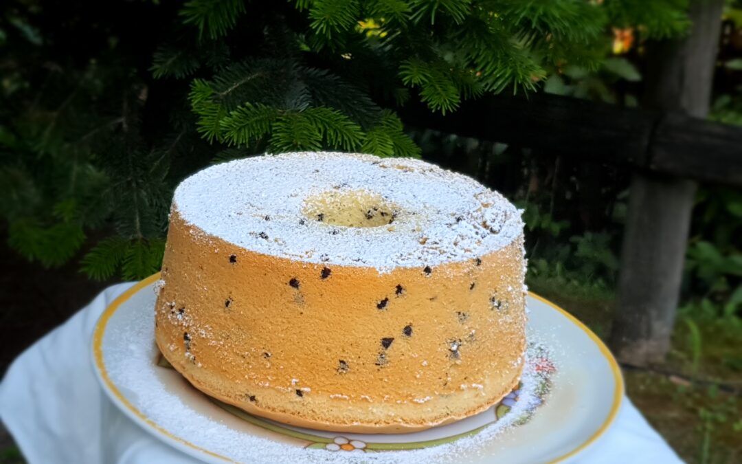 Chiffon cake con gocce di cioccolato